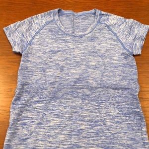 Lululemon short sleeve top